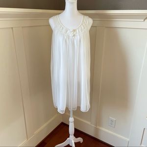 Vintage Intime Ivory Babydoll Nightgown Small
